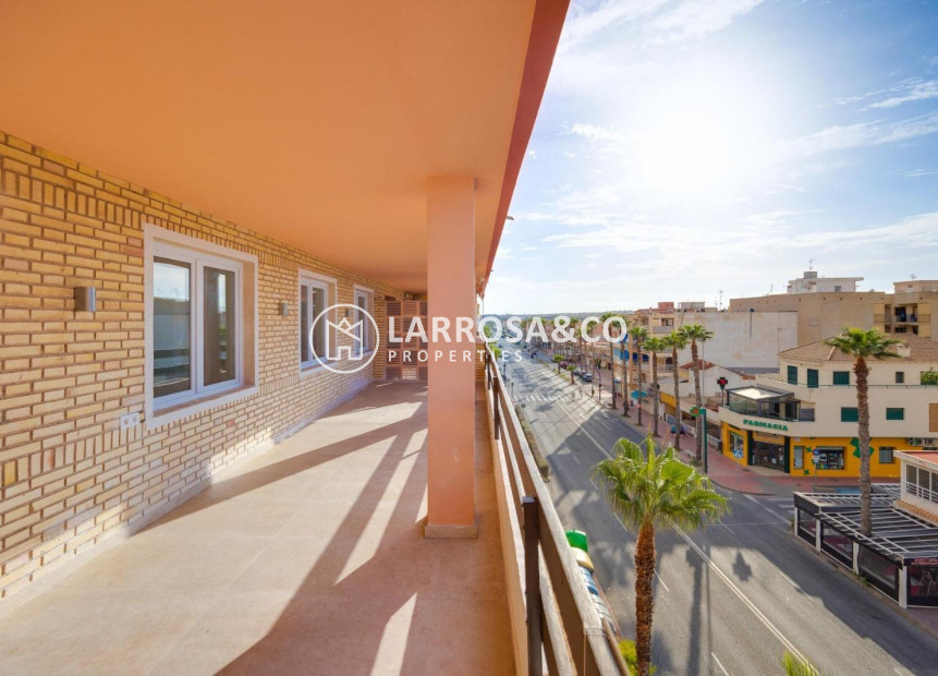 Herverkoop - Apartment - Torrevieja - Playa de los Naufragos
