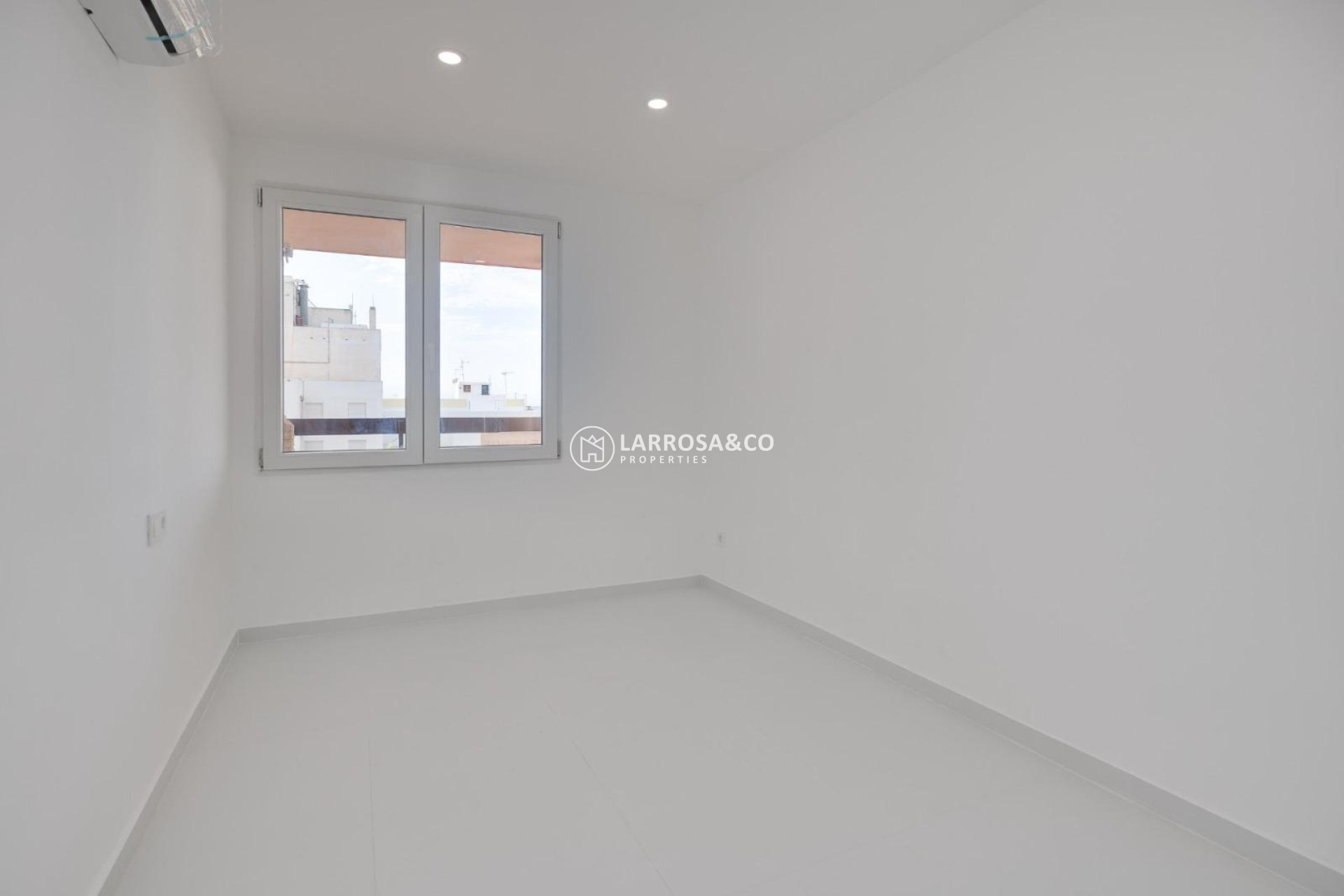 Herverkoop - Apartment - Torrevieja - Playa de los Naufragos
