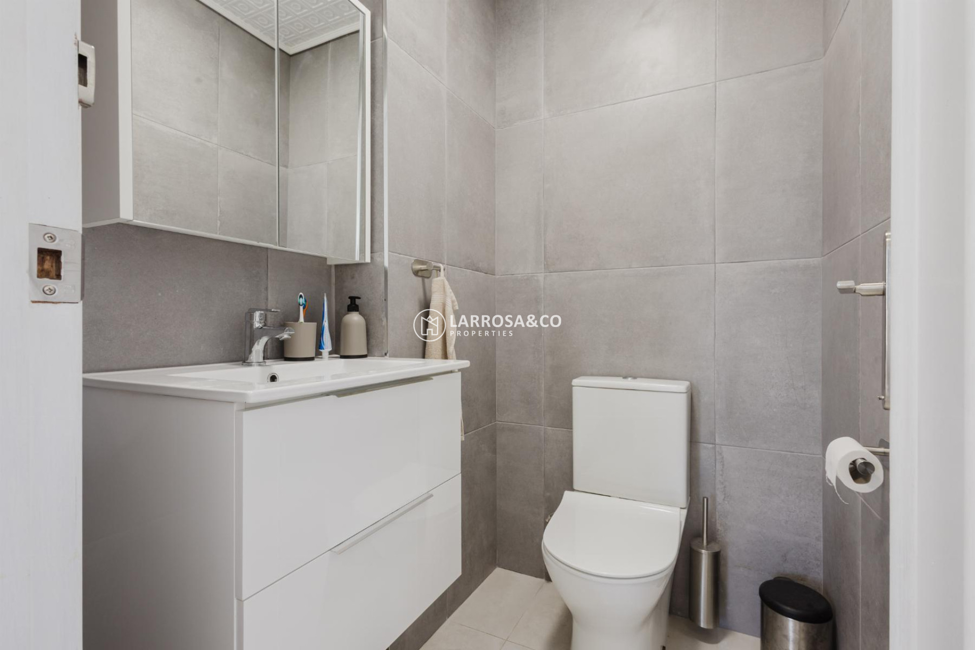 Herverkoop - Apartment - Torrevieja - Playa del Acequión