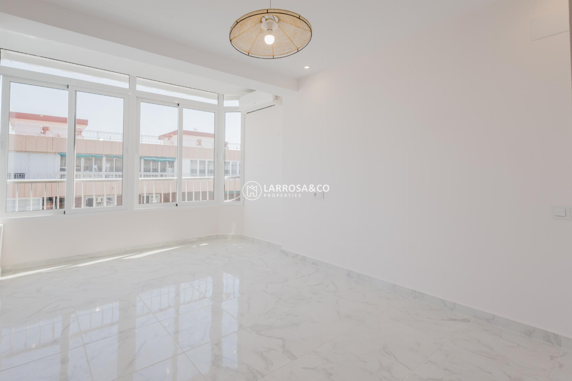 Herverkoop - Apartment - Torrevieja - Playa del Acequión