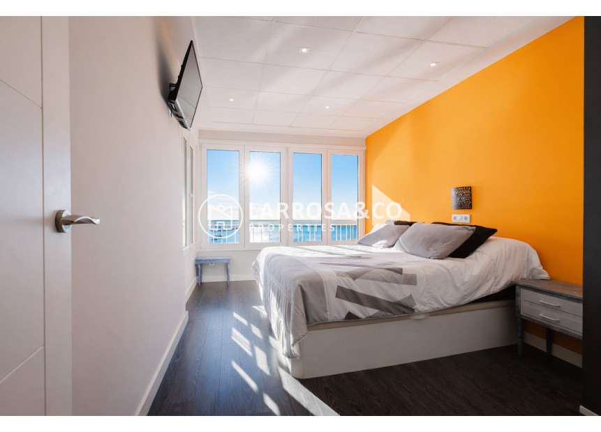 Herverkoop - Apartment - Torrevieja - Playa del Acequión