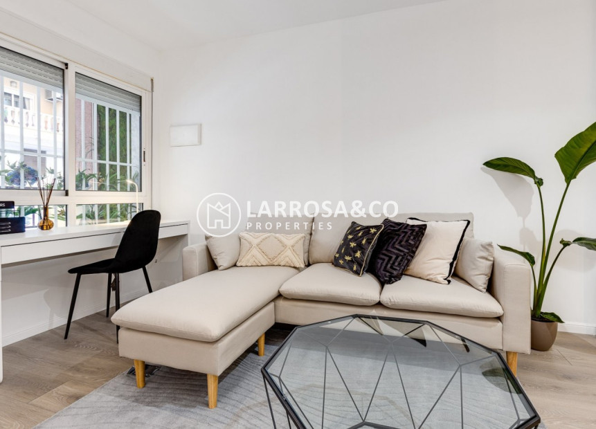 Herverkoop - Apartment - Torrevieja - Puerto