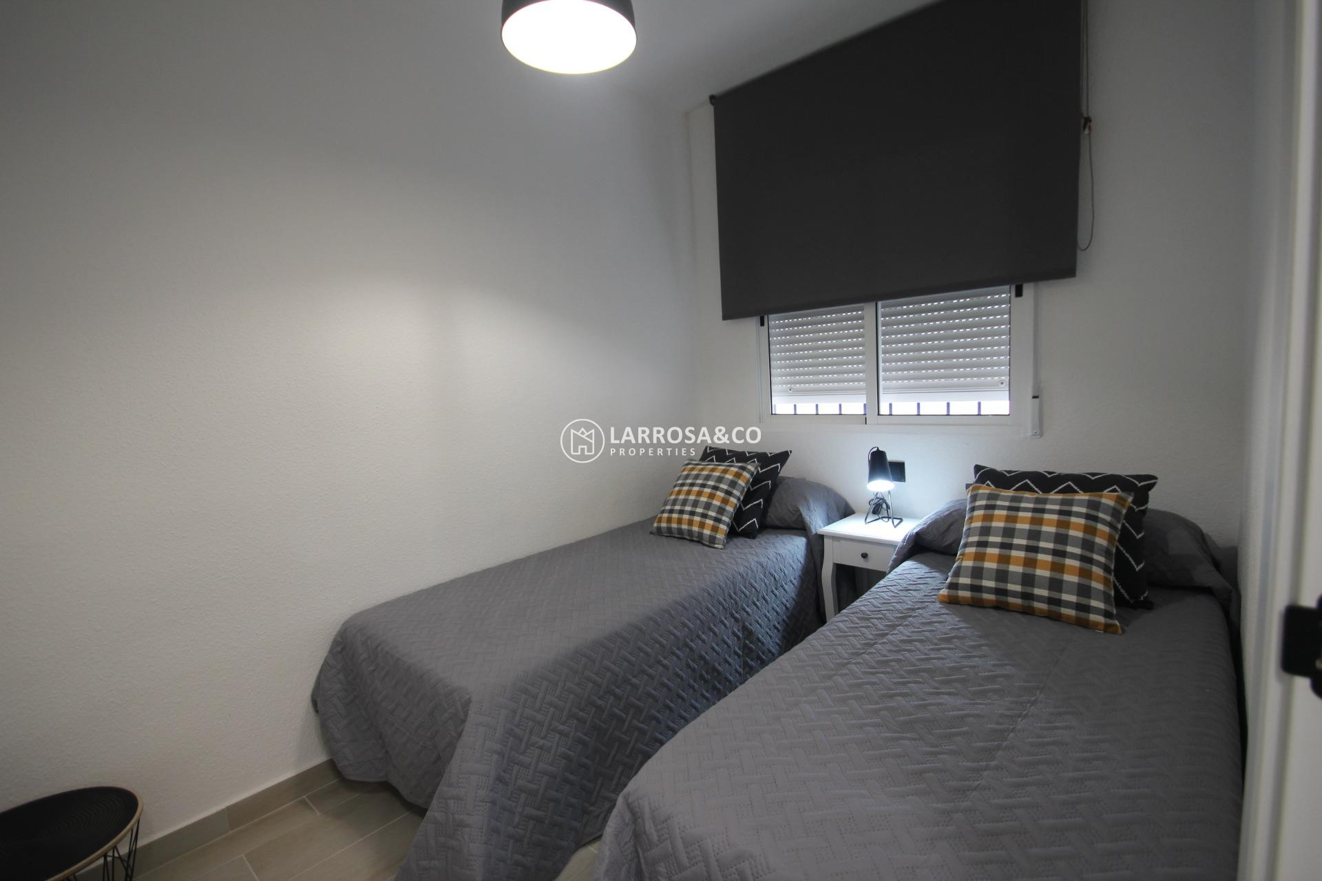 Herverkoop - Bungalow - Torrevieja - Carrefour