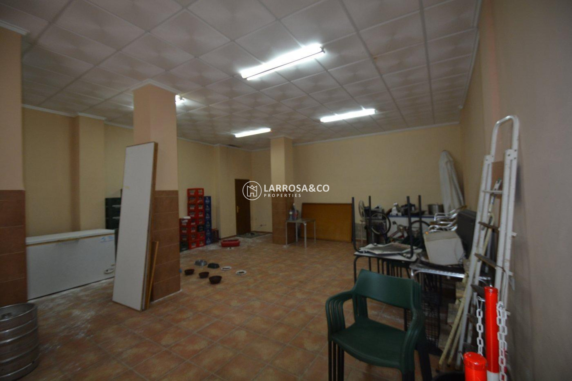 Herverkoop - Commercial space - Bigastro - CENTRO