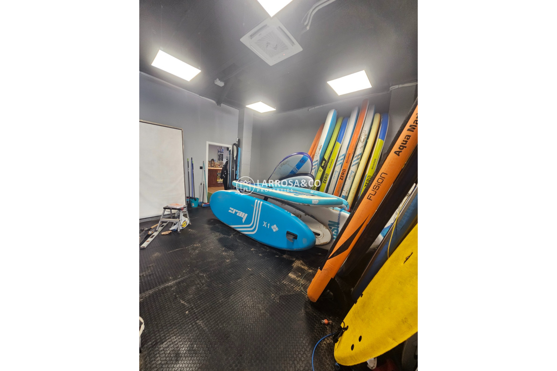 Herverkoop - Commercial space - Guardamar del Segura - CERVANTES-PLAYA