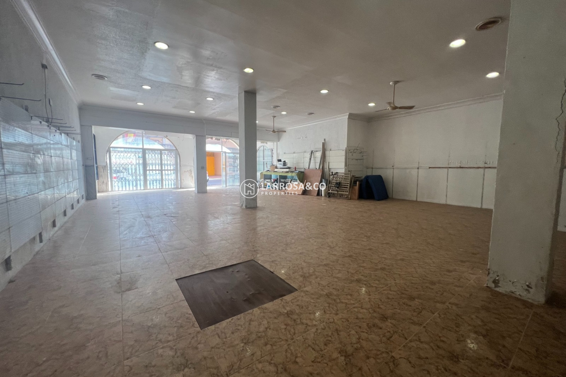 Herverkoop - Commercial space - Guardamar del Segura - Cervantes