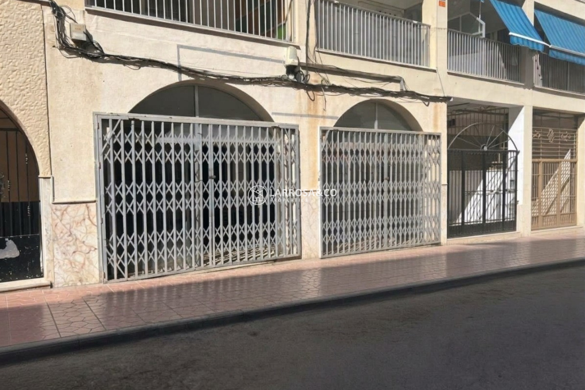 Herverkoop - Commercial space - Guardamar del Segura - Cervantes