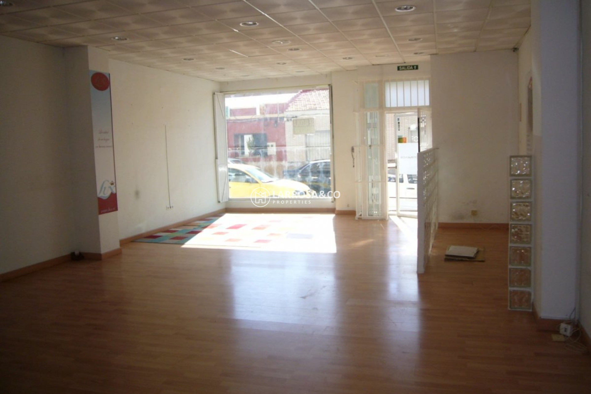 Herverkoop - Commercial space - Torrevieja - Centro