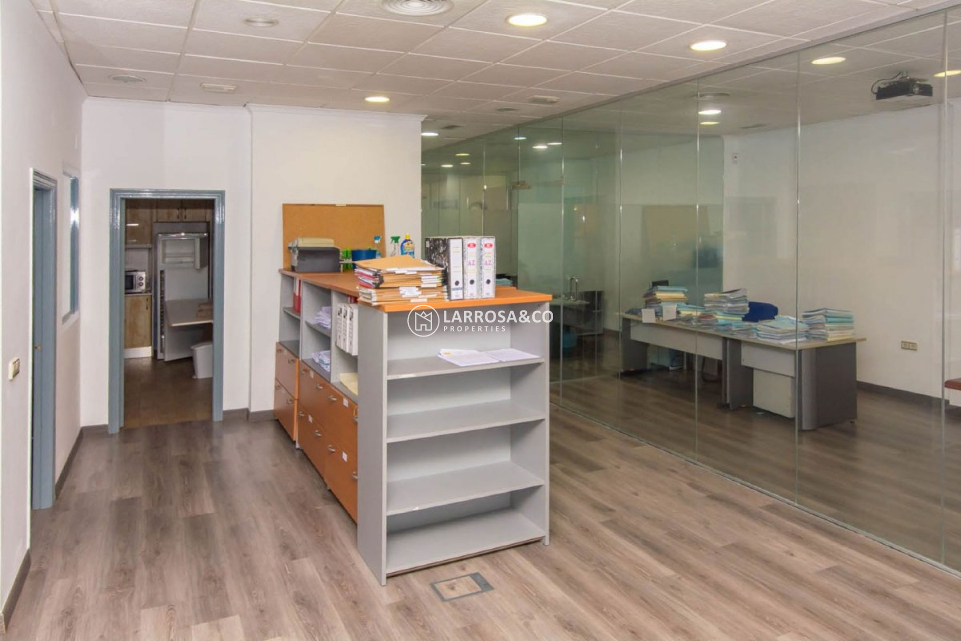 Herverkoop - Commercial space - Torrevieja - Centro