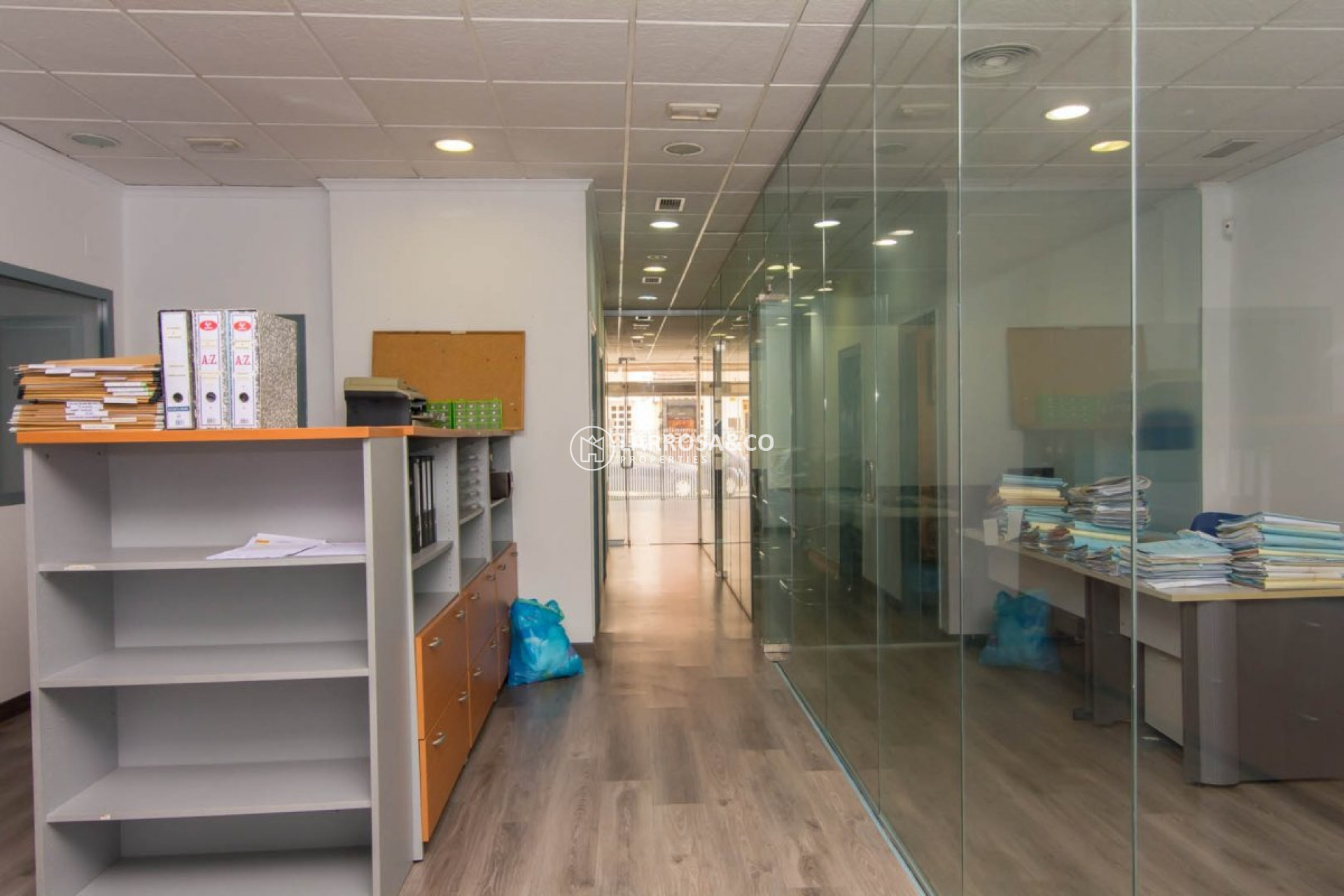 Herverkoop - Commercial space - Torrevieja - Centro