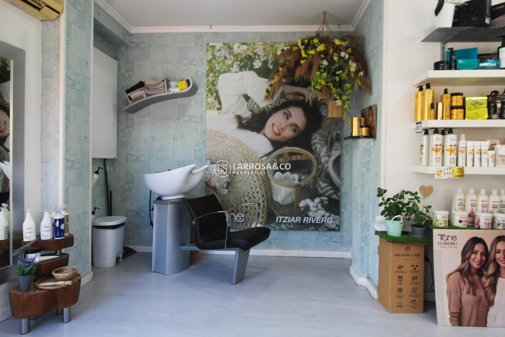 Herverkoop - Commercial space - Torrevieja - Centro