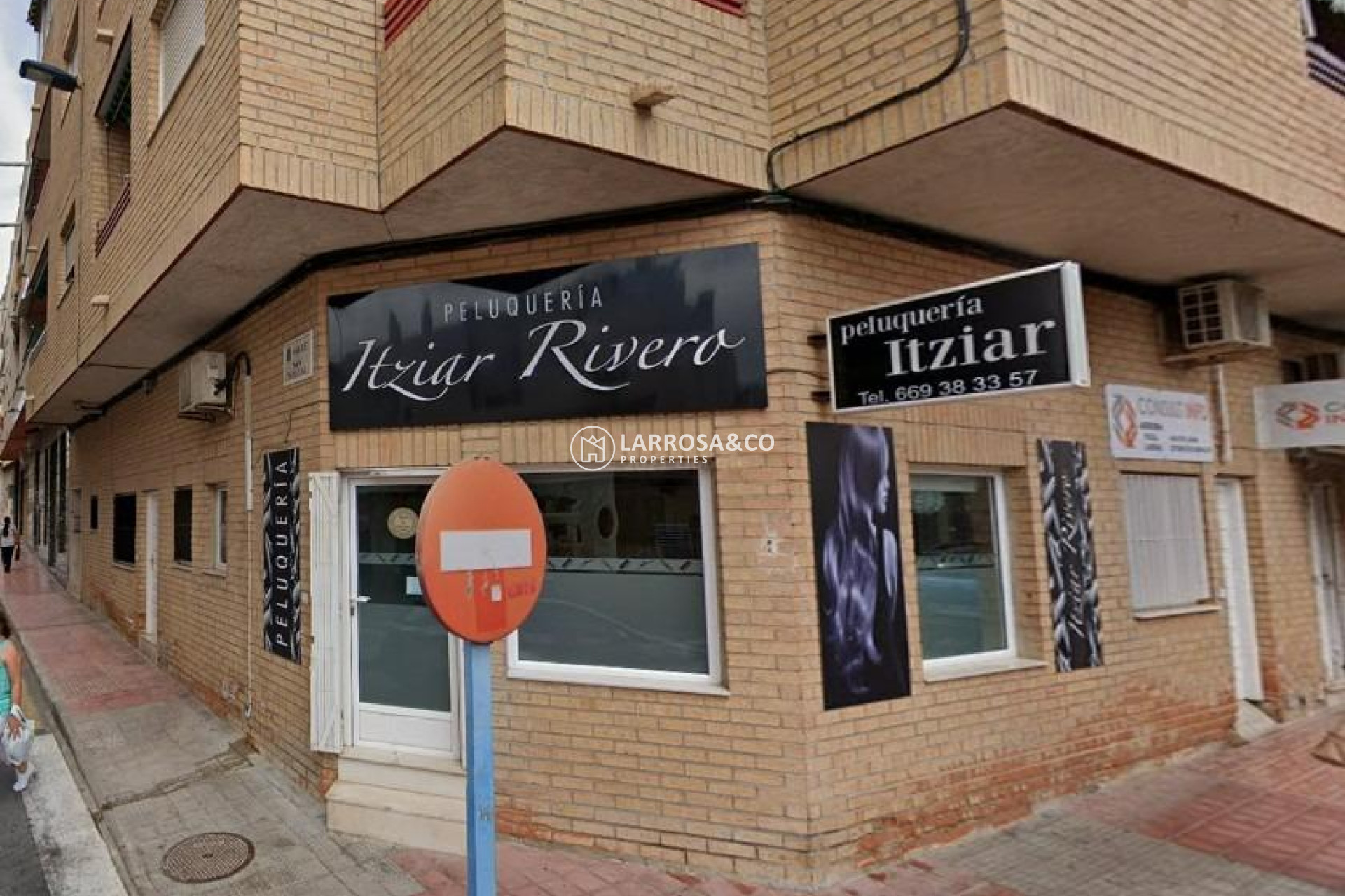 Herverkoop - Commercial space - Torrevieja - Centro