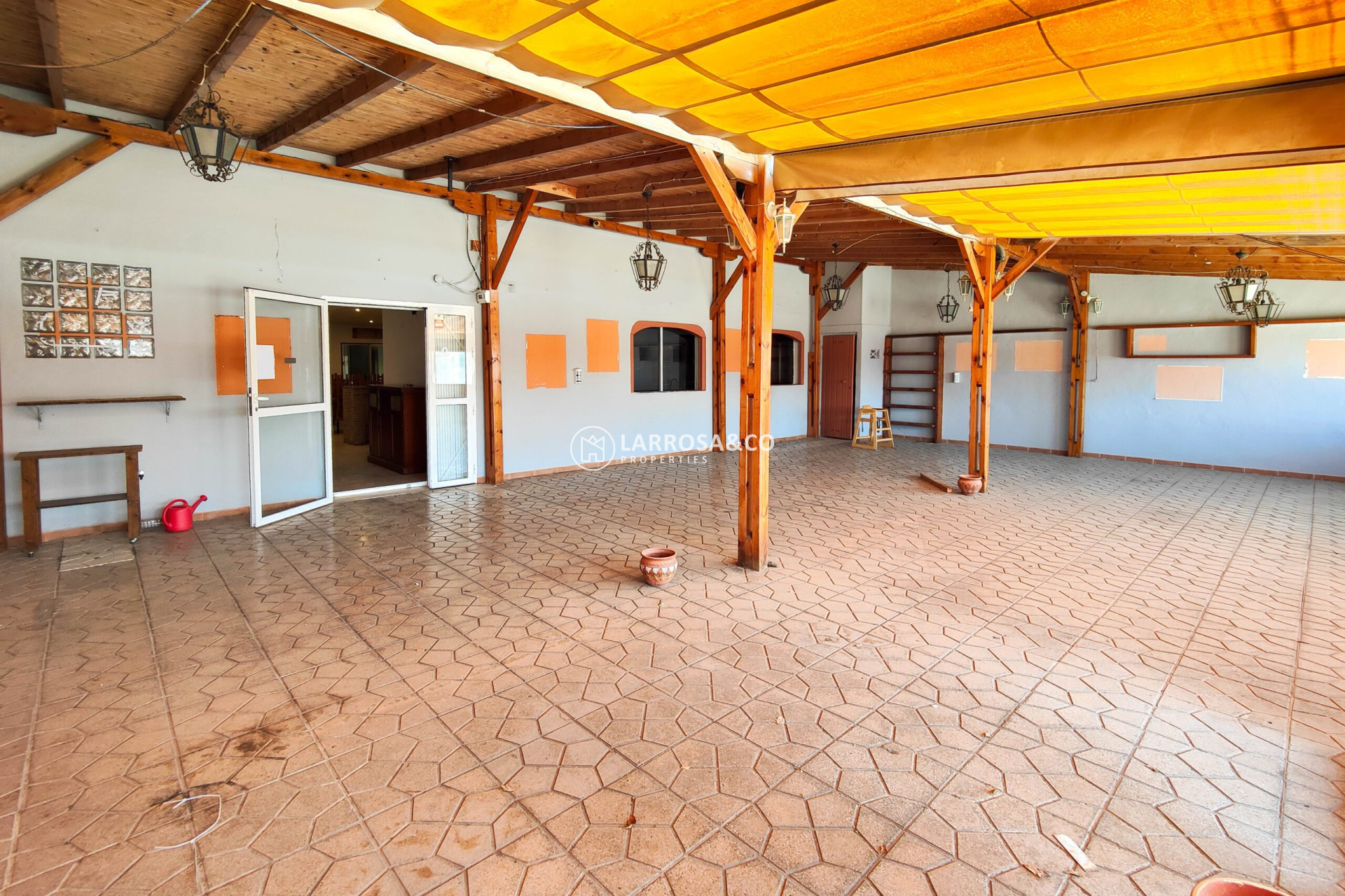 Herverkoop - Commercial space - Torrevieja - Costa Blanca