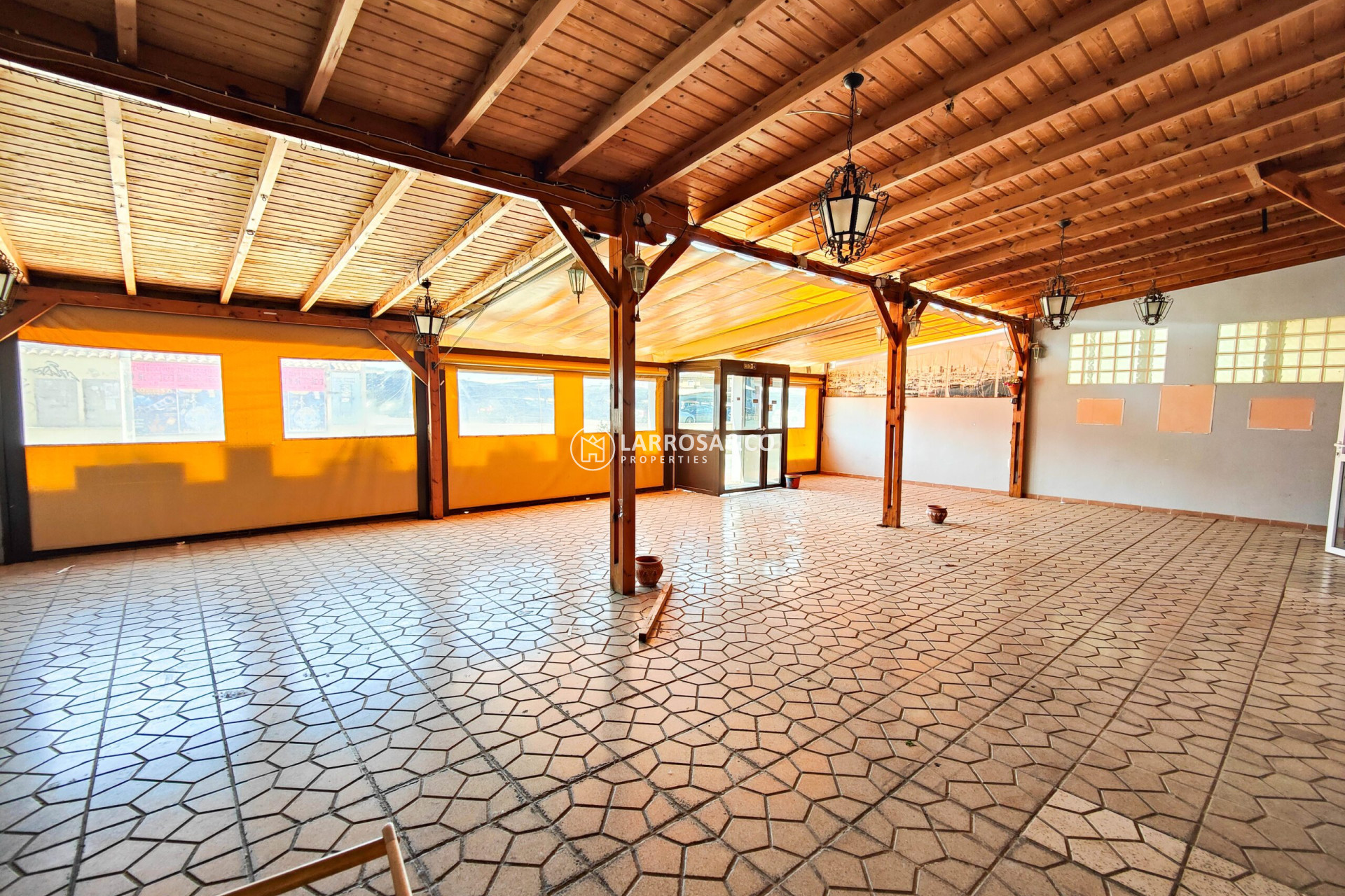 Herverkoop - Commercial space - Torrevieja - Costa Blanca