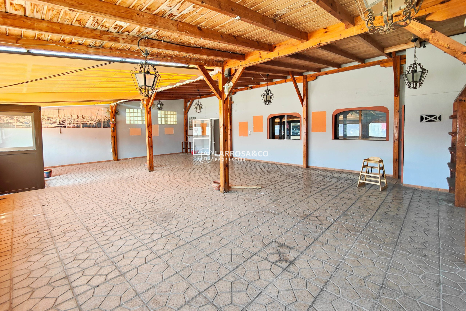 Herverkoop - Commercial space - Torrevieja - Costa Blanca