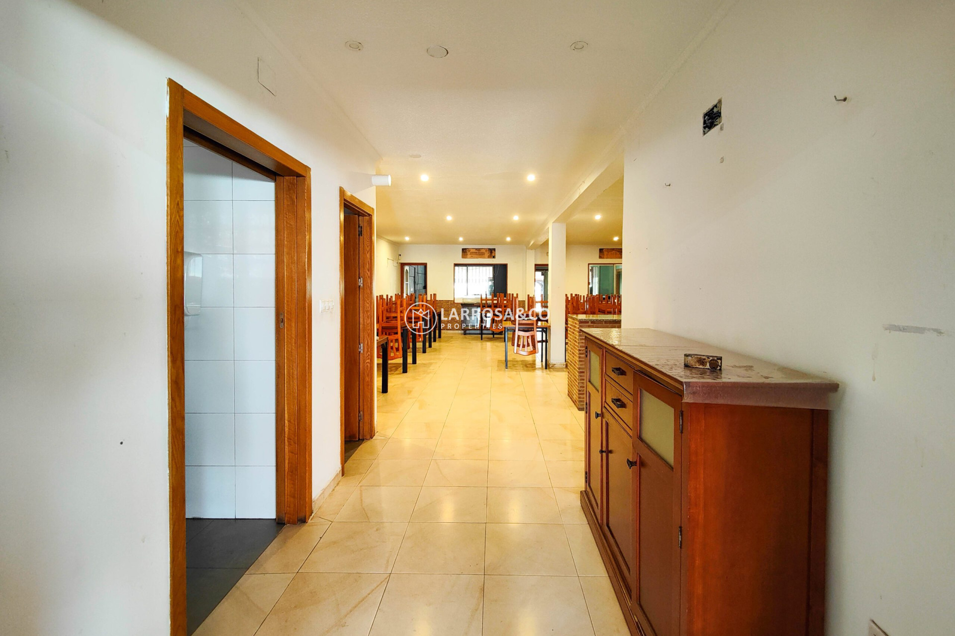 Herverkoop - Commercial space - Torrevieja - Costa Blanca