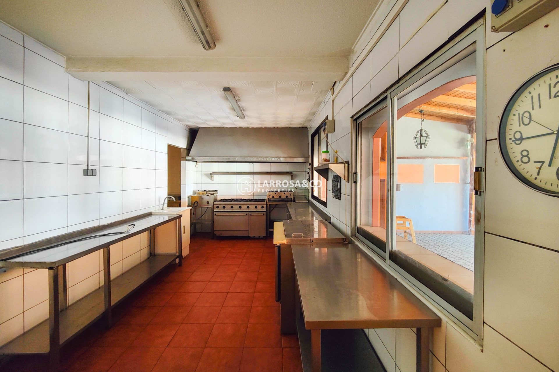 Herverkoop - Commercial space - Torrevieja - Costa Blanca