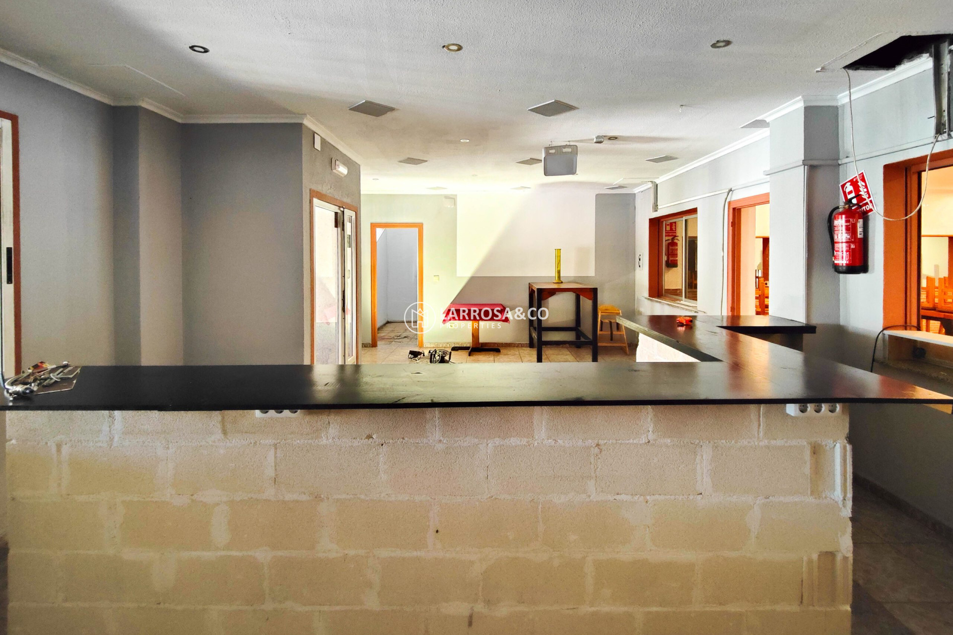 Herverkoop - Commercial space - Torrevieja - Costa Blanca