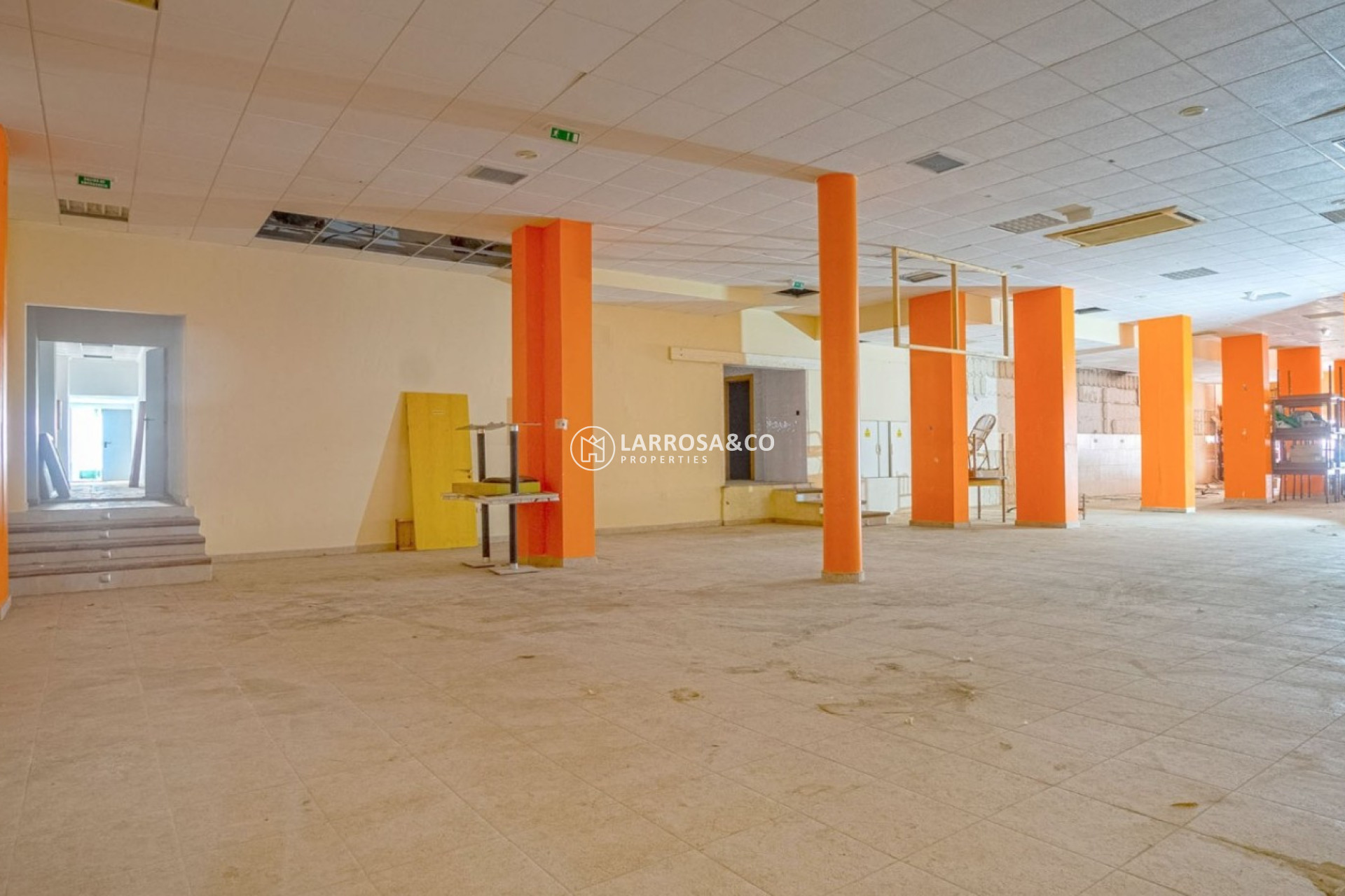Herverkoop - Commercial space - Torrevieja - Costa Blanca