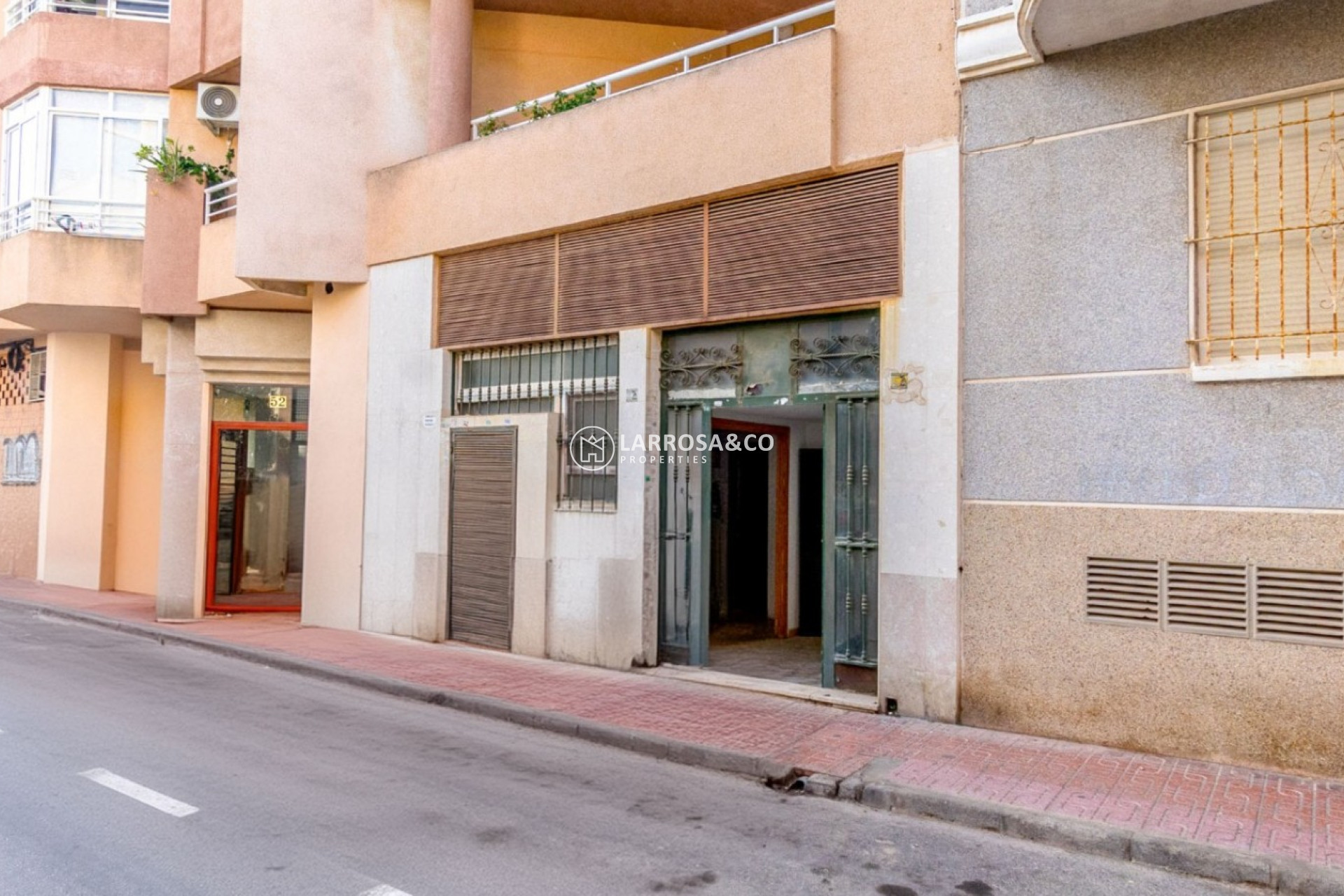 Herverkoop - Commercial space - Torrevieja - Costa Blanca