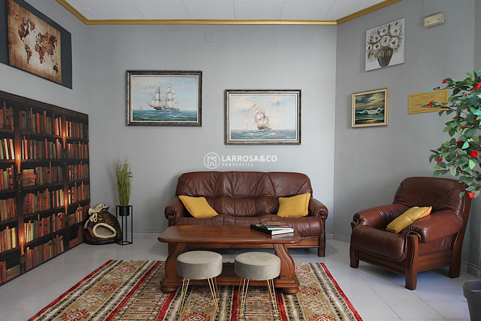 Herverkoop - Commercial space - Torrevieja - Las Piscinas Naturales