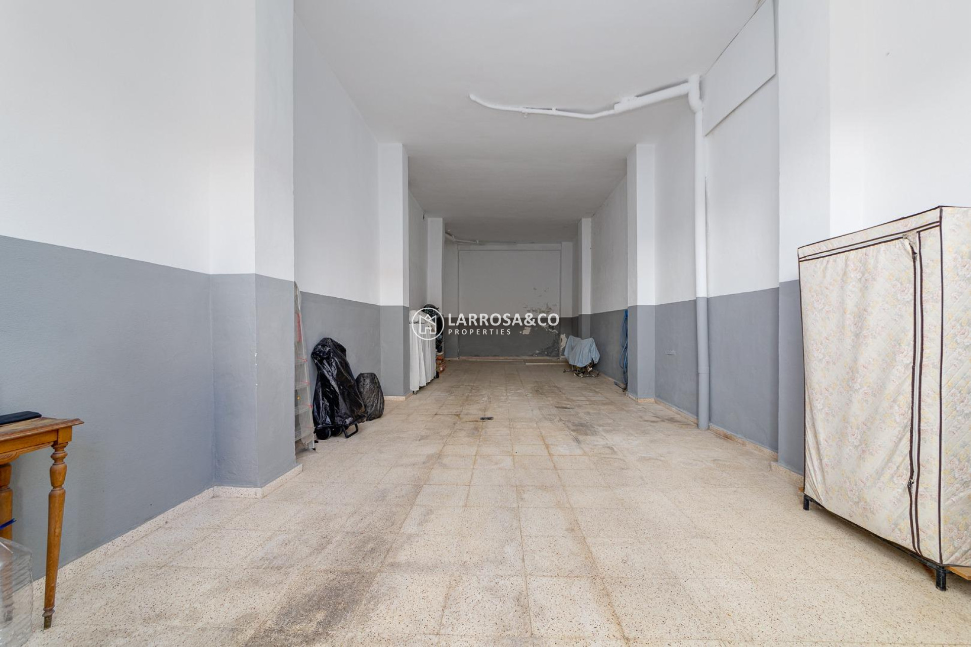 Herverkoop - Commercial space - Torrevieja - Playa del cura