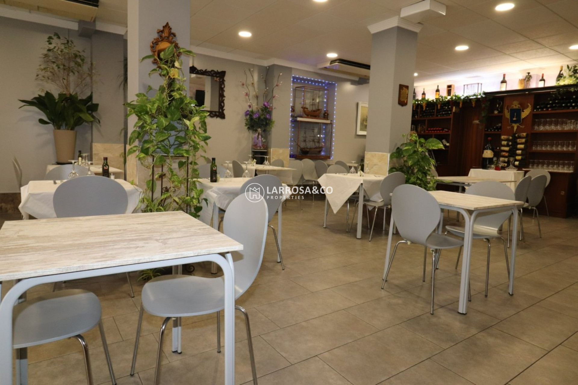 Herverkoop - Commercial space - Torrevieja - Playa del cura