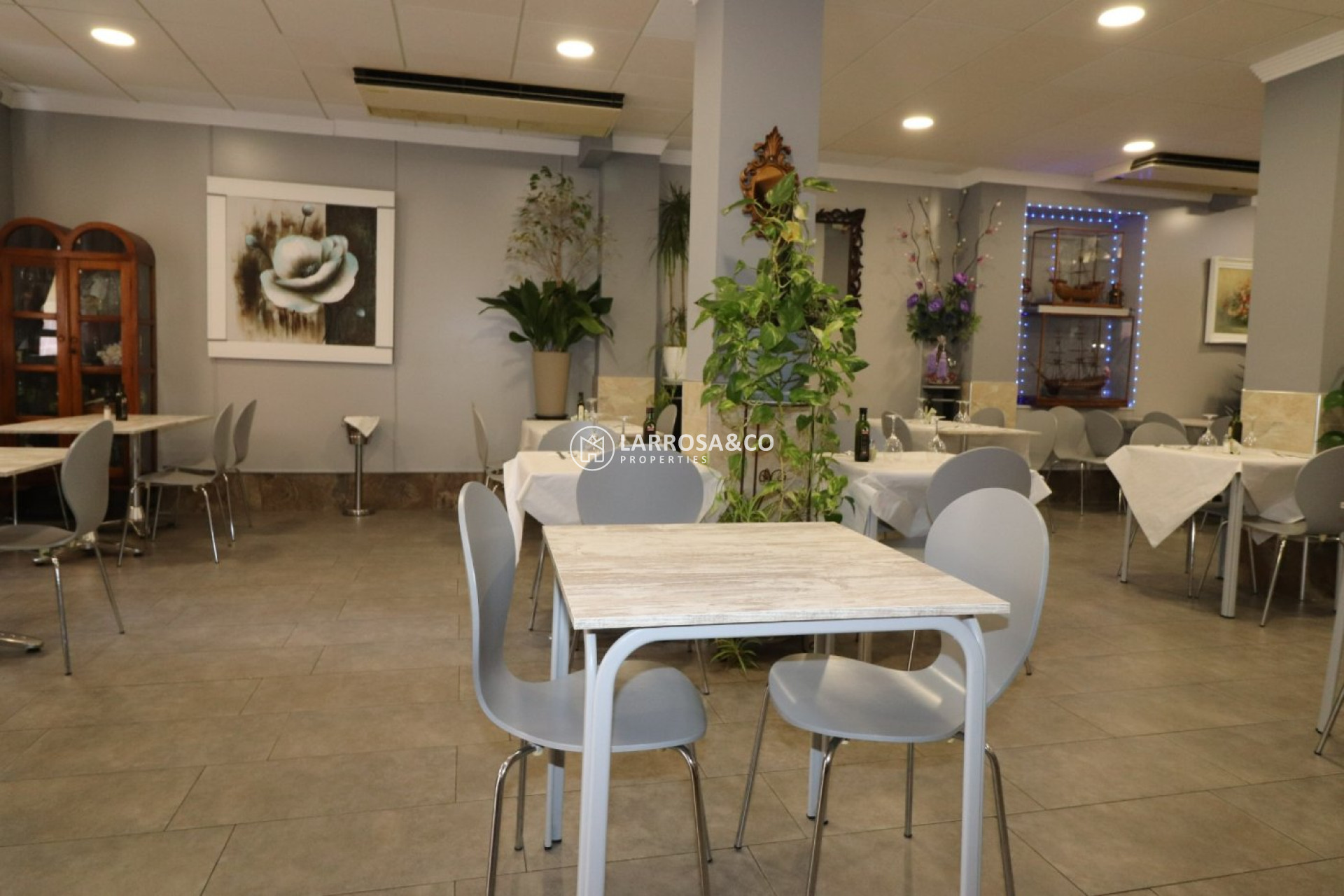 Herverkoop - Commercial space - Torrevieja - Playa del cura