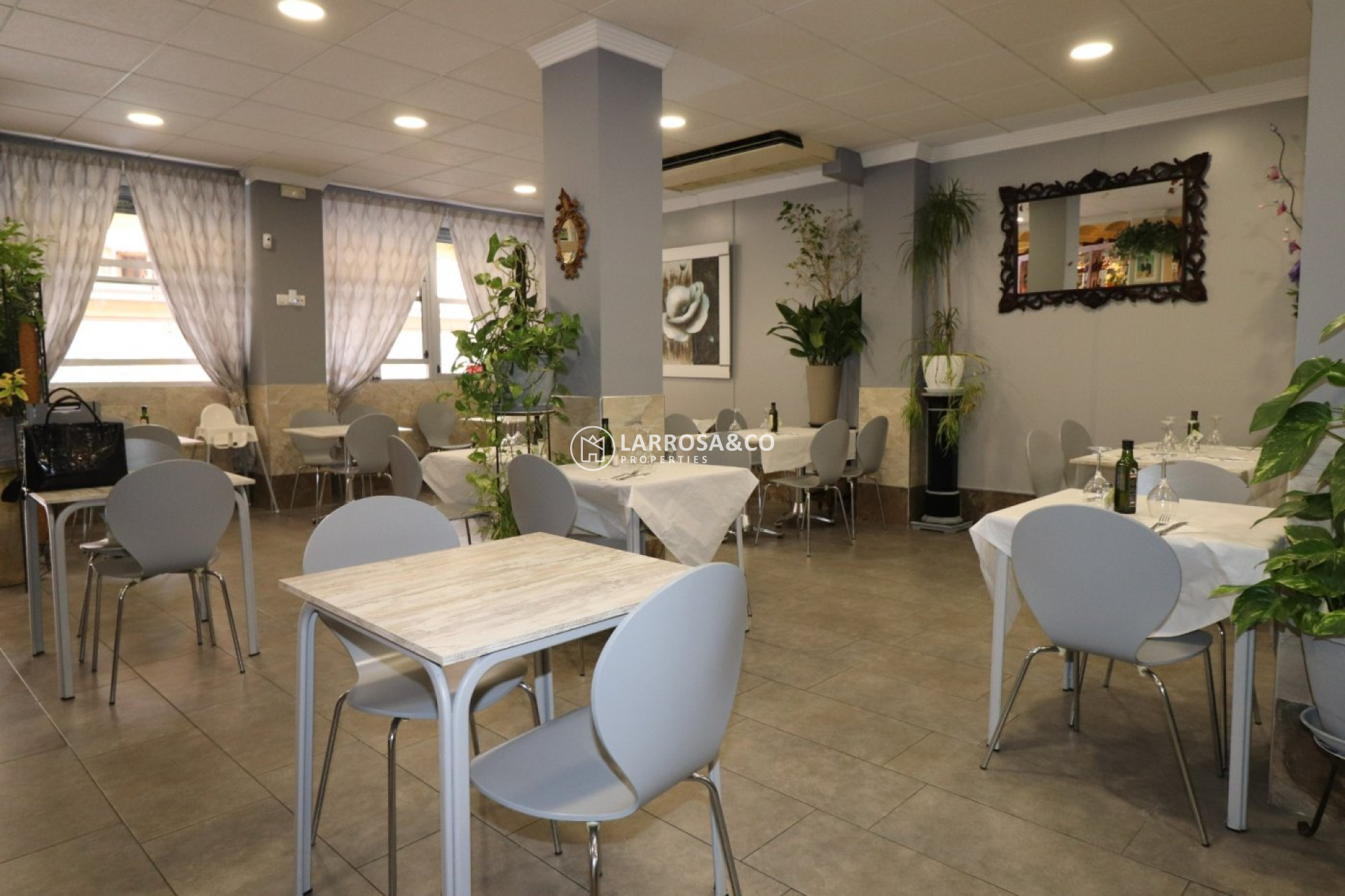 Herverkoop - Commercial space - Torrevieja - Playa del cura