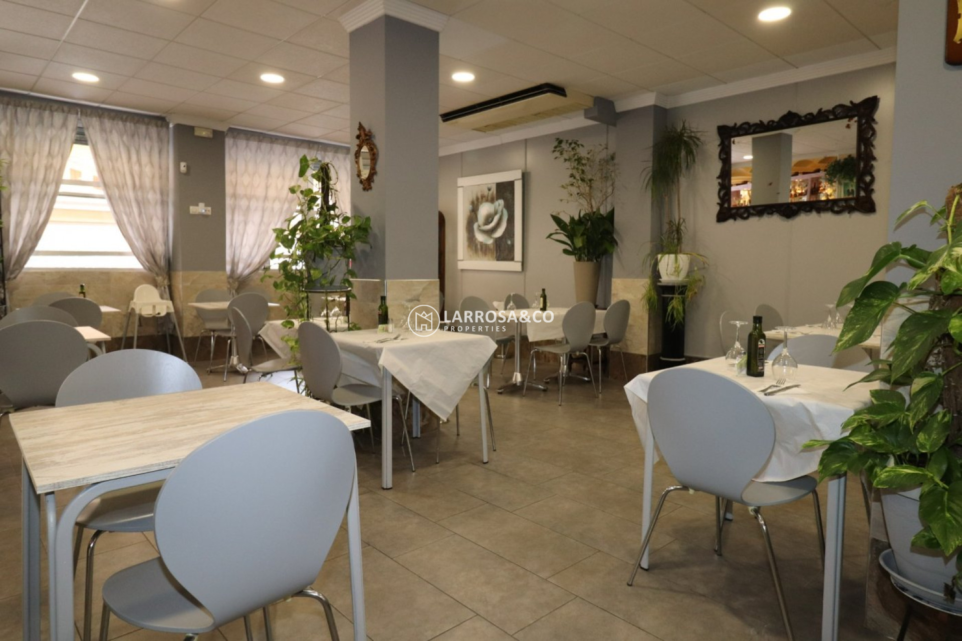 Herverkoop - Commercial space - Torrevieja - Playa del cura