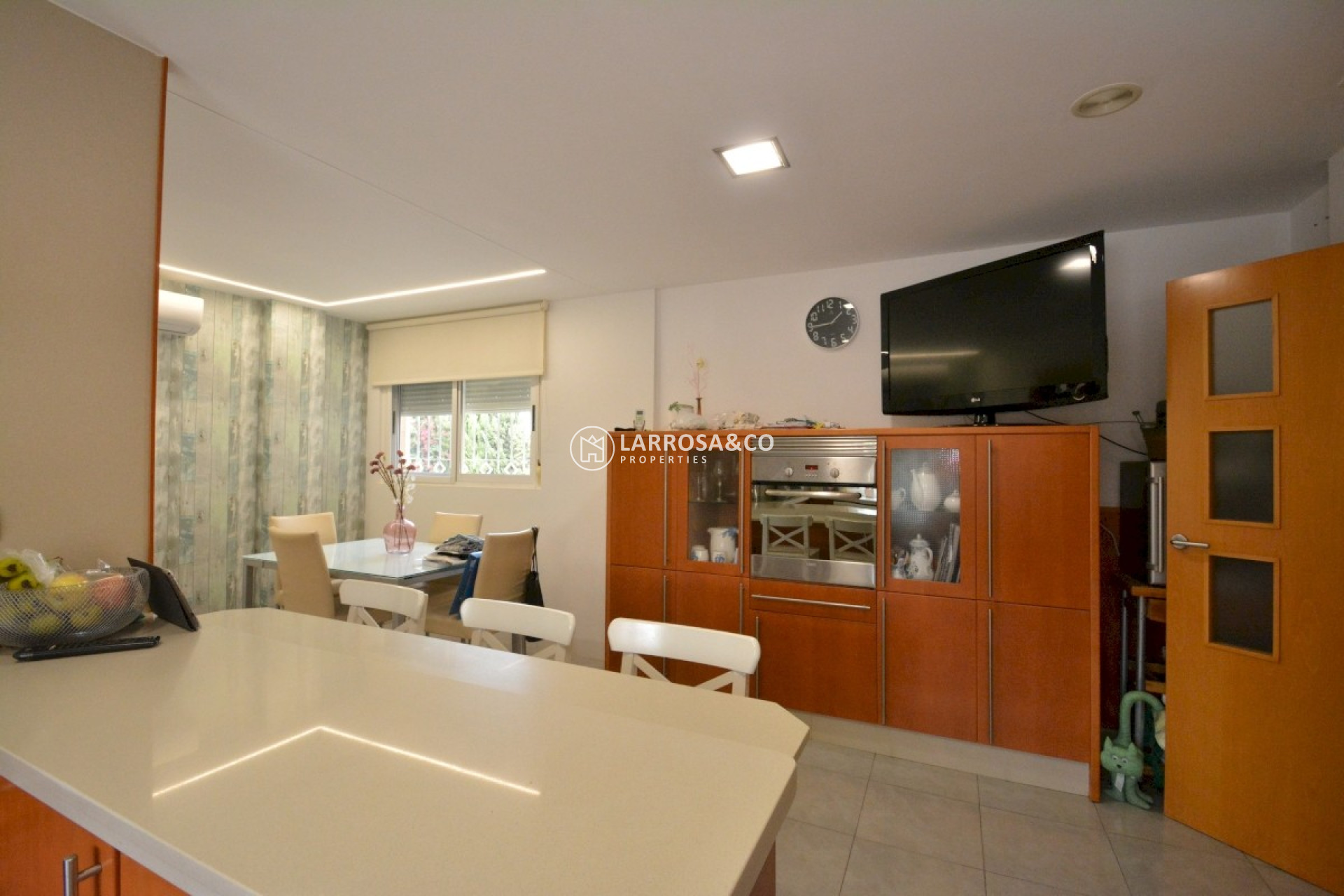 Herverkoop - Country house - Almoradí