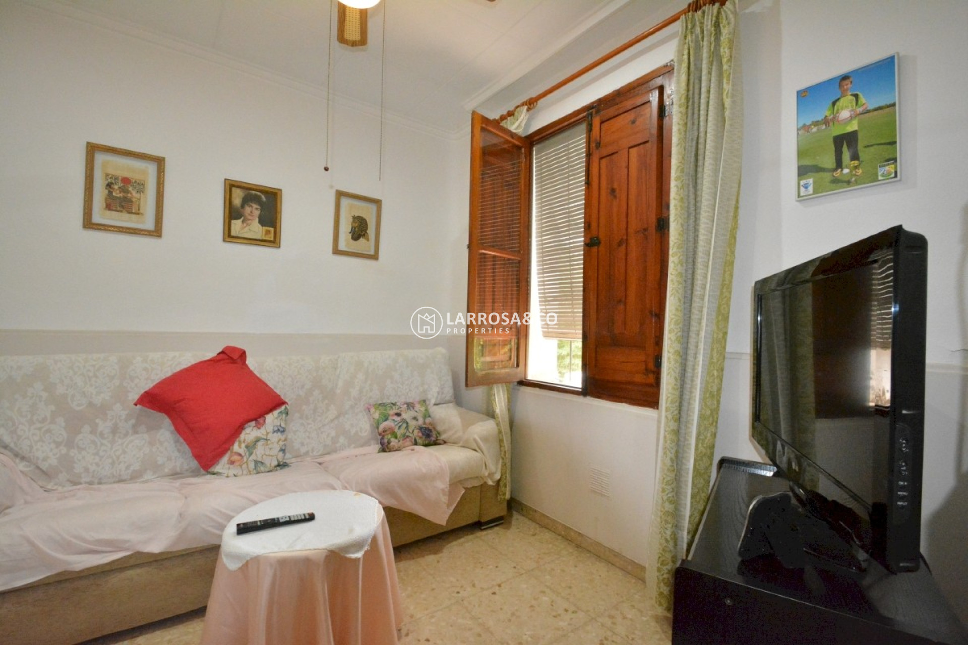 Herverkoop - Country house - Almoradí