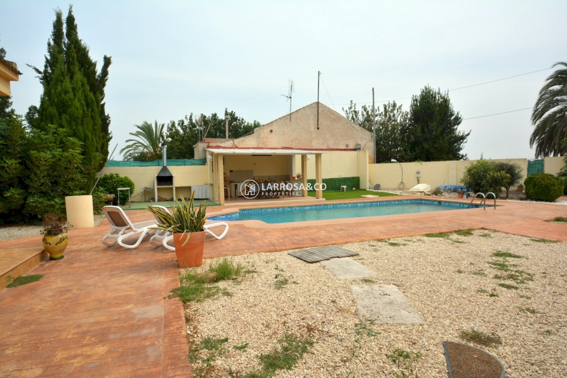 Herverkoop - Country house - Almoradí