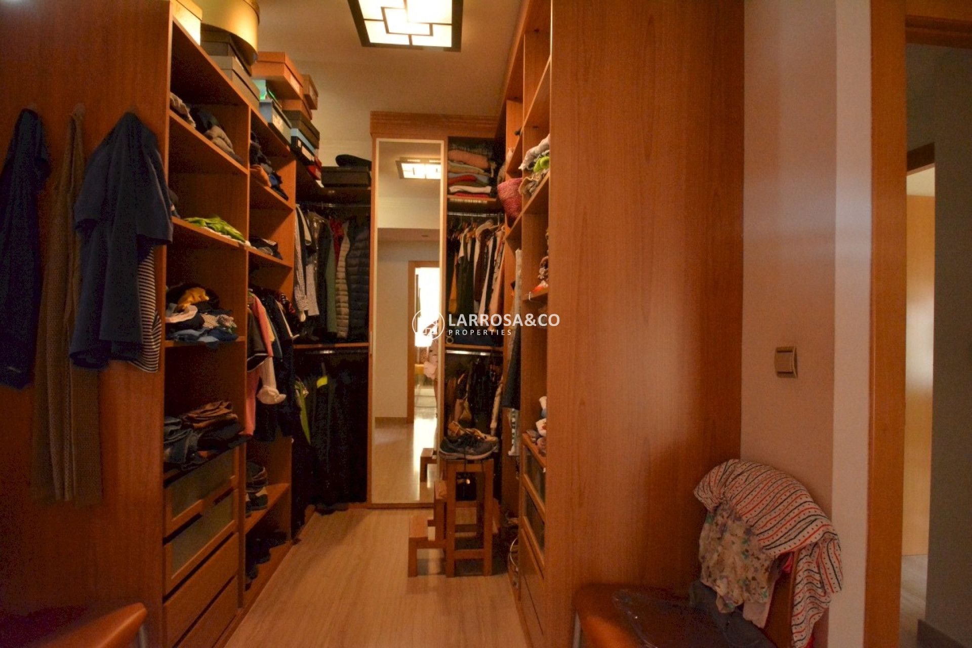 Herverkoop - Country house - Almoradí