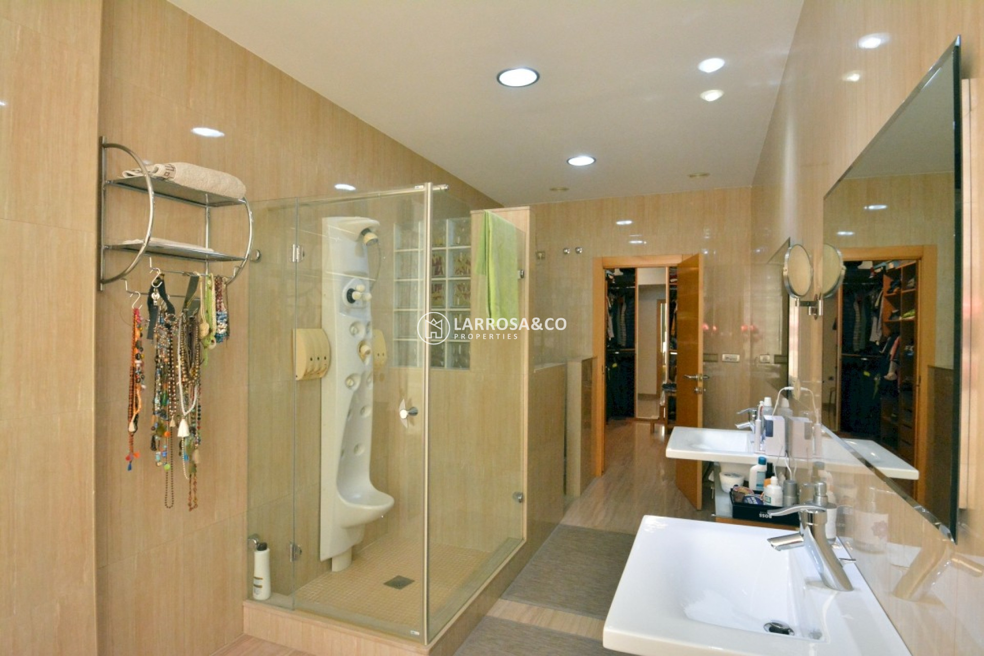 Herverkoop - Country house - Almoradí