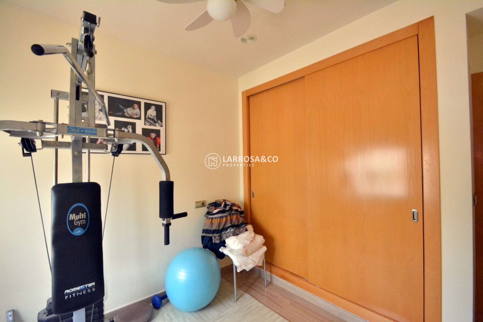 Herverkoop - Country house - Almoradí