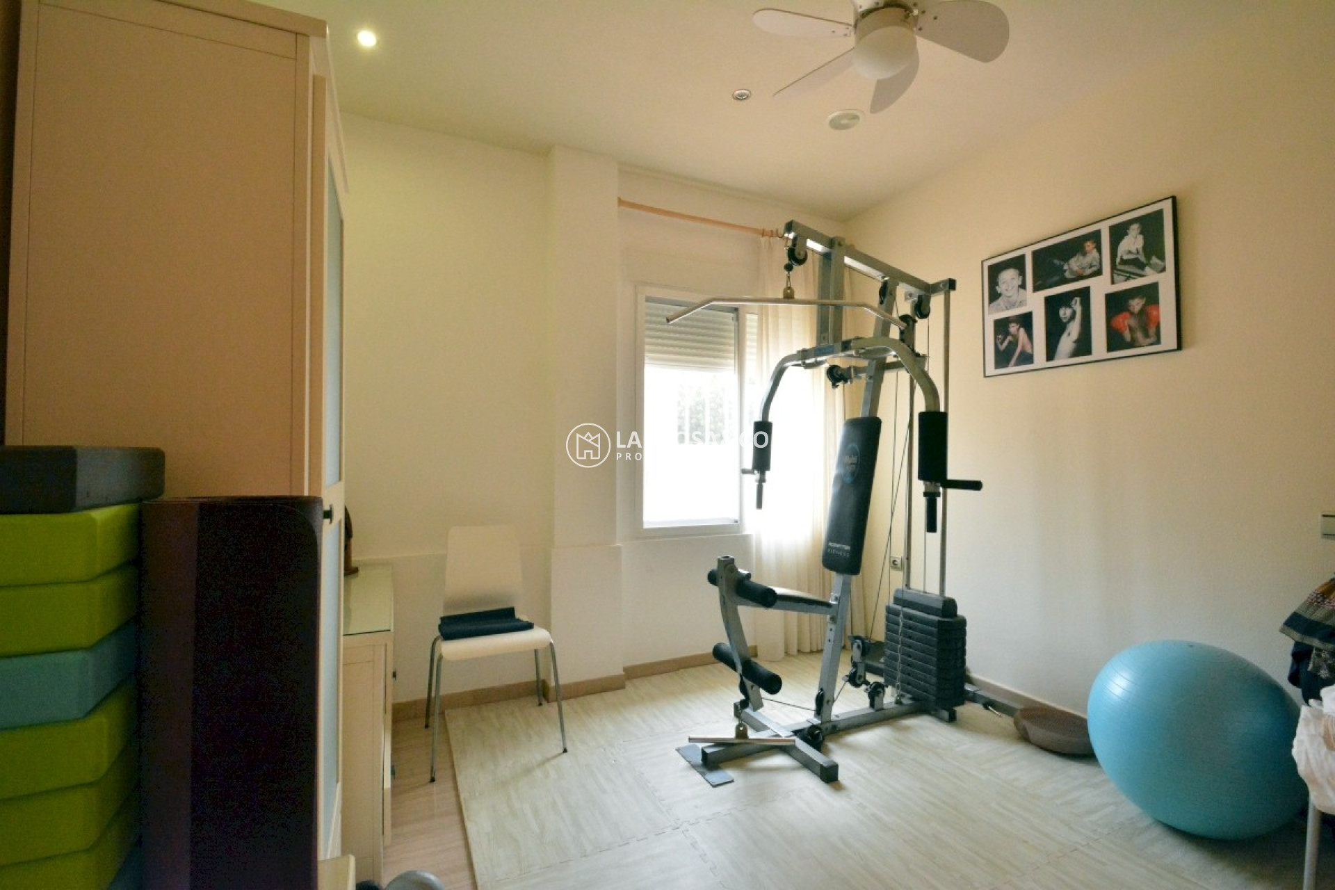 Herverkoop - Country house - Almoradí