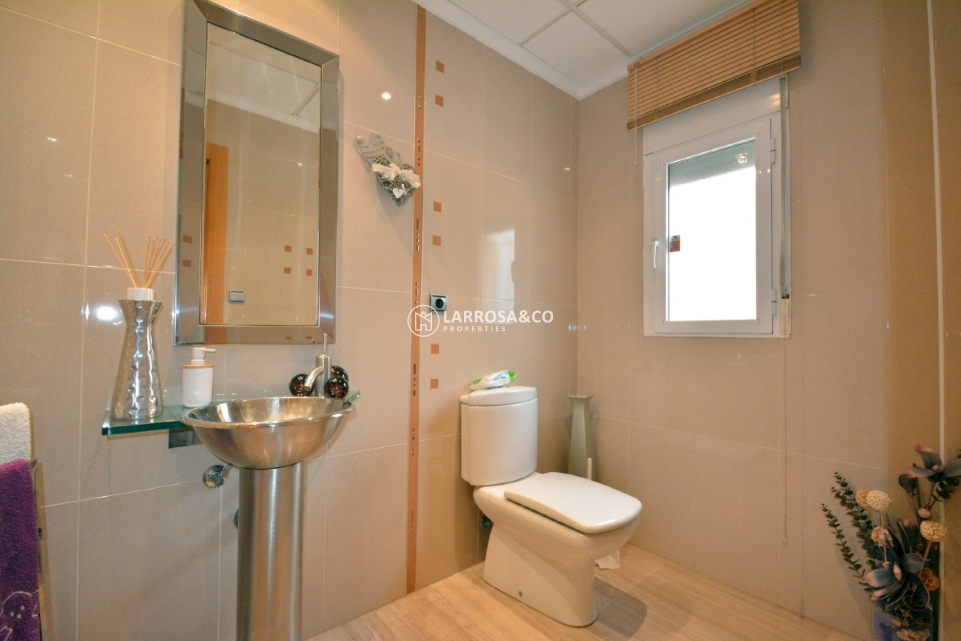 Herverkoop - Country house - Almoradí