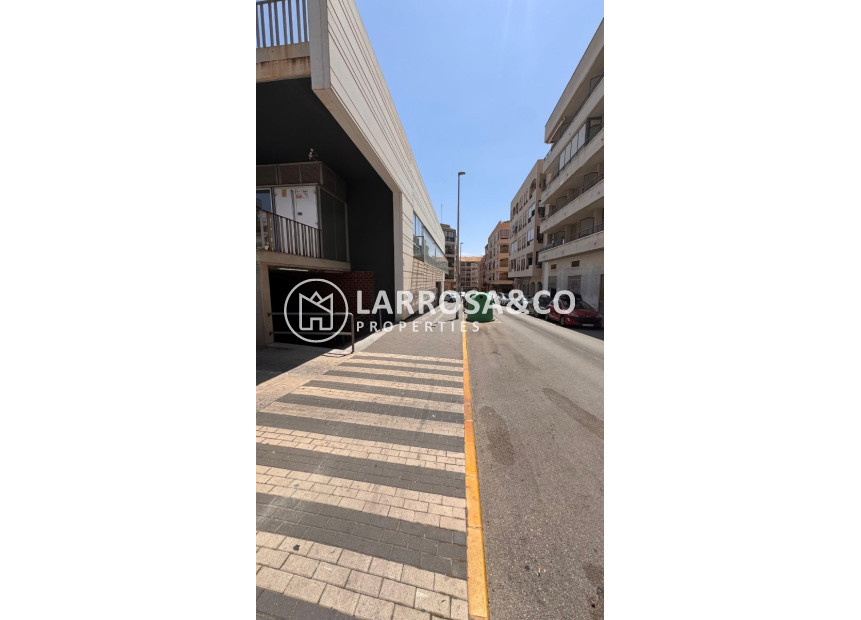 Herverkoop - Garage - Guardamar del Segura - Cervantes