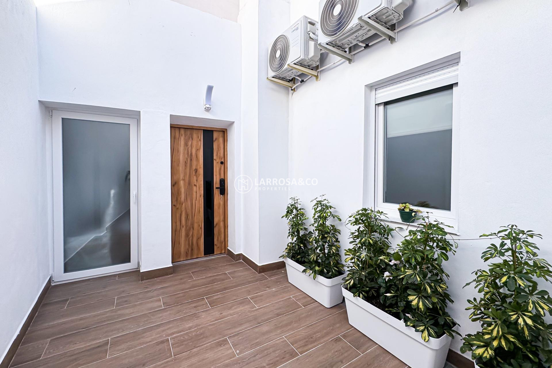 Herverkoop - Hotel - Torrevieja - Centro