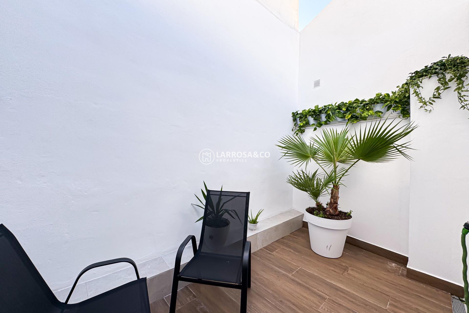 Herverkoop - Hotel - Torrevieja - Centro