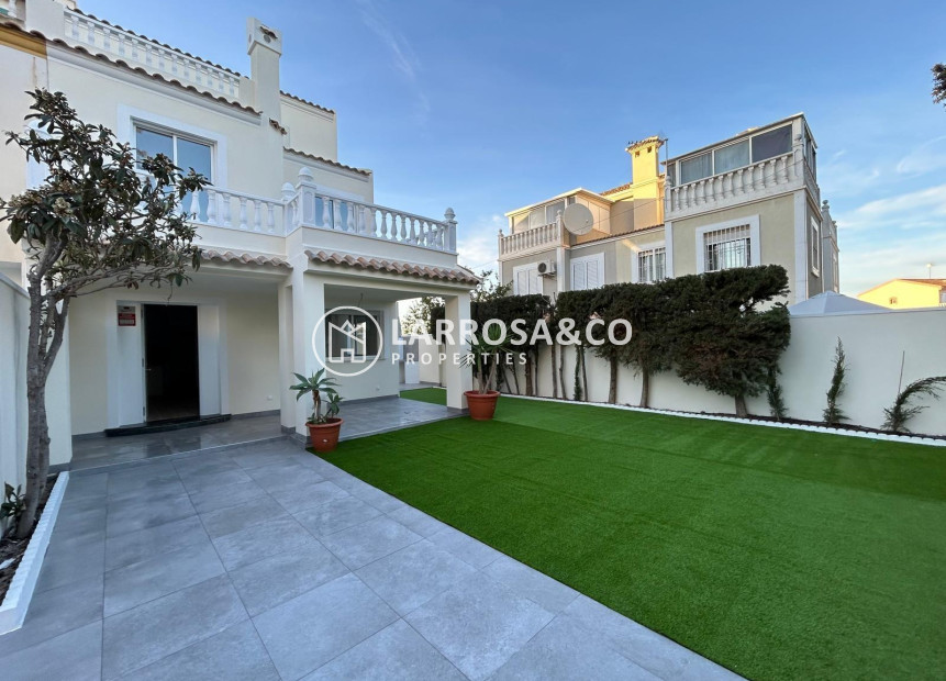 Herverkoop - Semi-detached house - Torrevieja - Aguas Nuevas