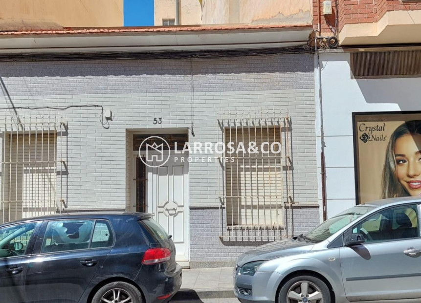 Herverkoop - Semi-detached house - Torrevieja - Centro