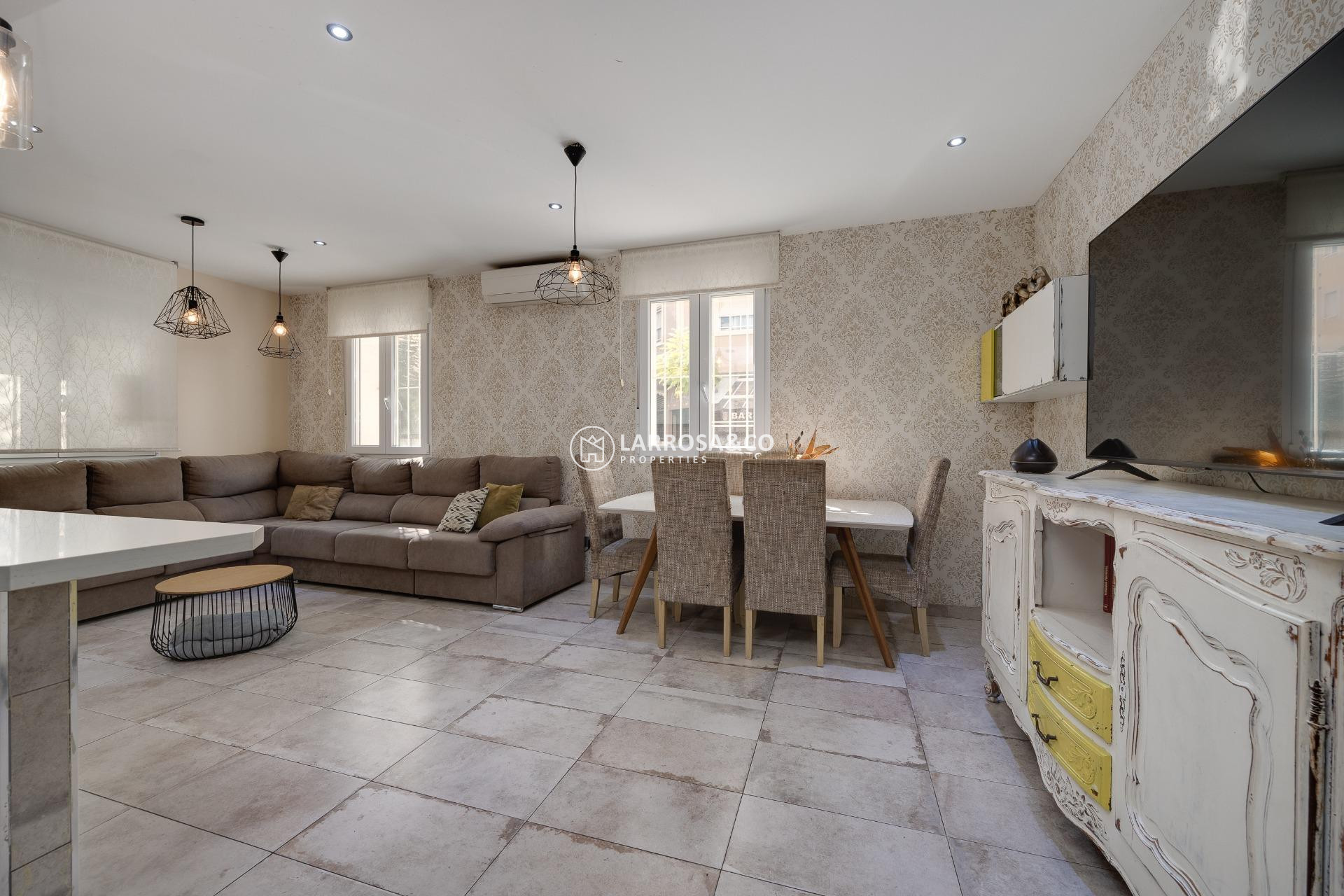 Herverkoop - Semi-detached house - Torrevieja - Centro