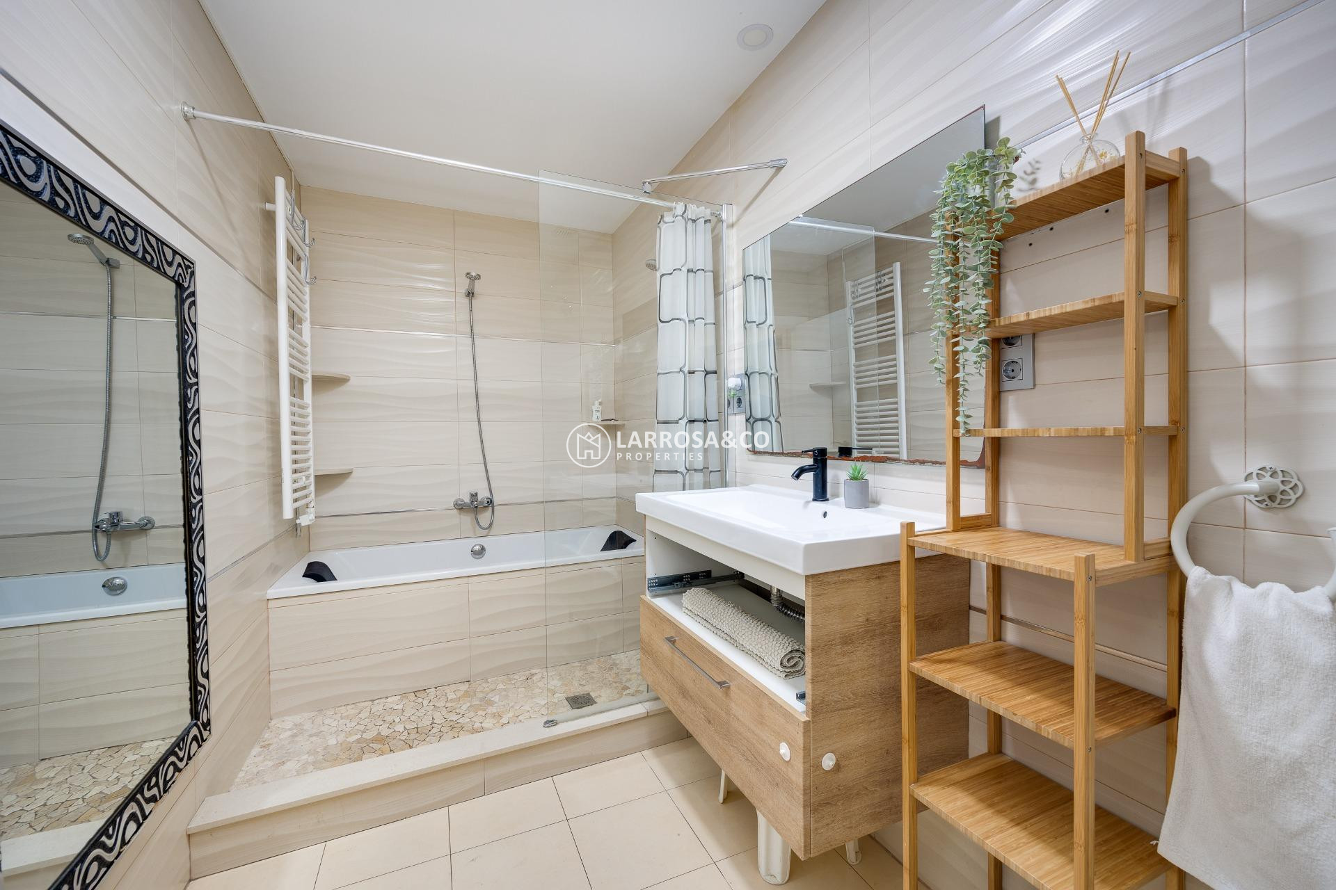 Herverkoop - Semi-detached house - Torrevieja - Centro