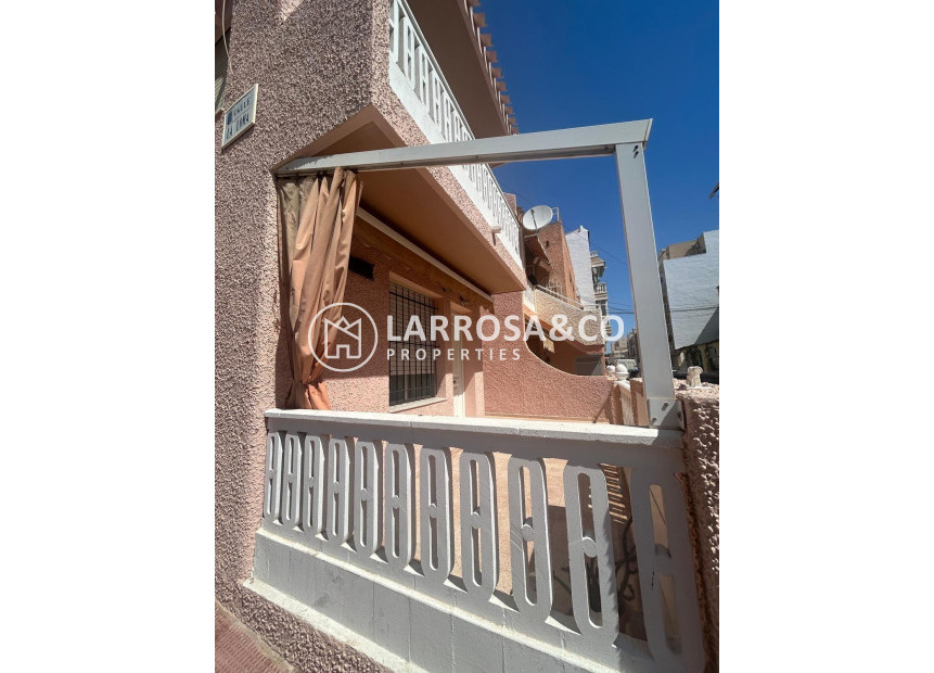 Herverkoop - Semi-detached house - Torrevieja - Centro