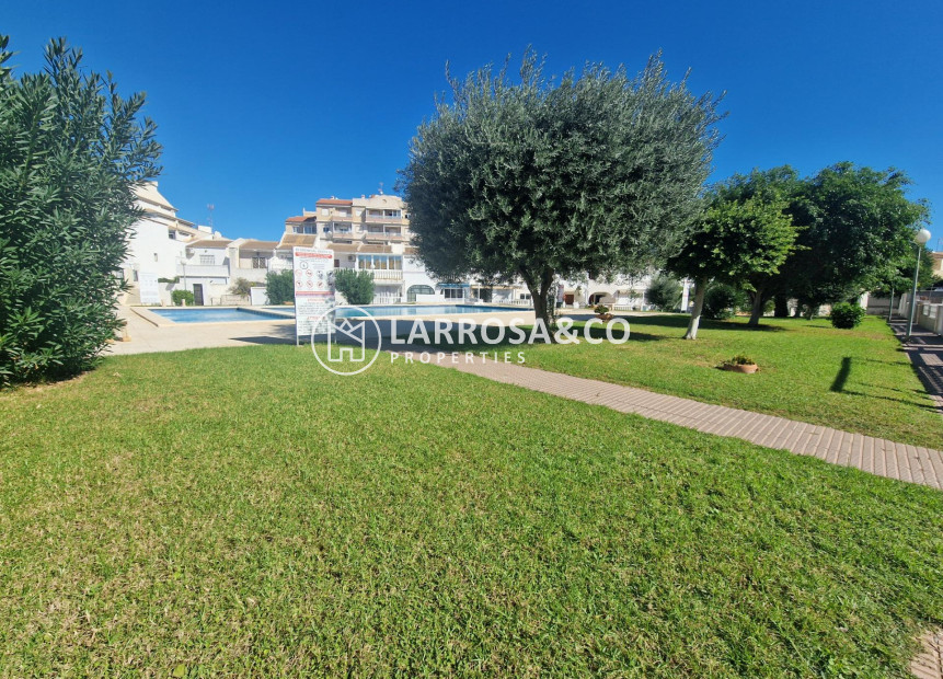 Herverkoop - Semi-detached house - Torrevieja - Estacion de autobuses