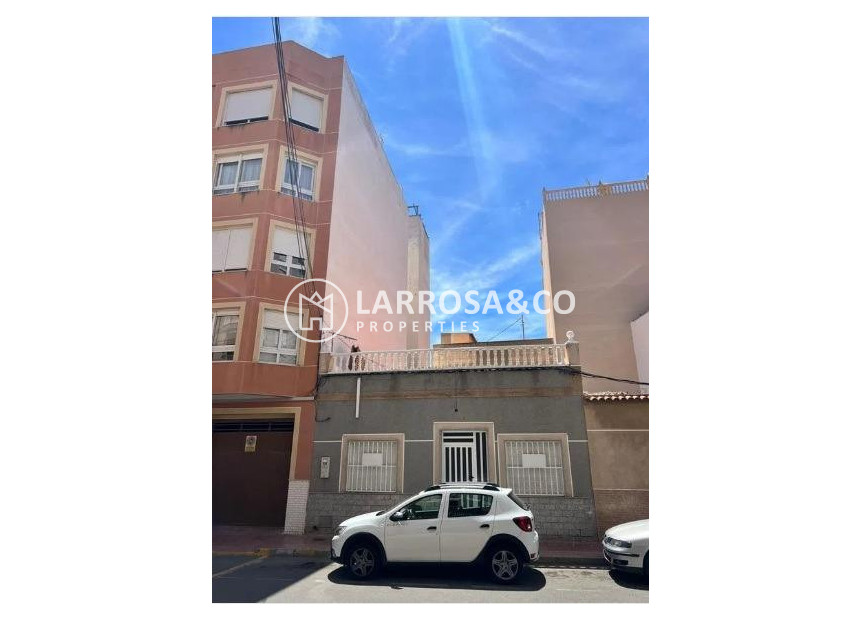 Herverkoop - Semi-detached house - Torrevieja - Estacion de autobuses