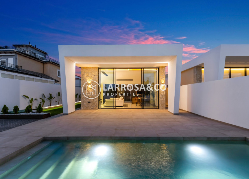 Herverkoop - Villa - El Chaparral - Inland