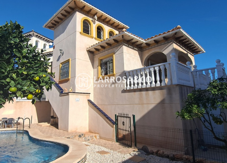 Herverkoop - Villa - La Zenia - Costa Blanca